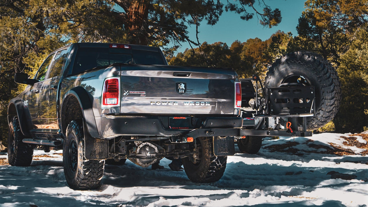 RIG'd UltraSwing® Mega-Fit Spare Tire Hitch Mount