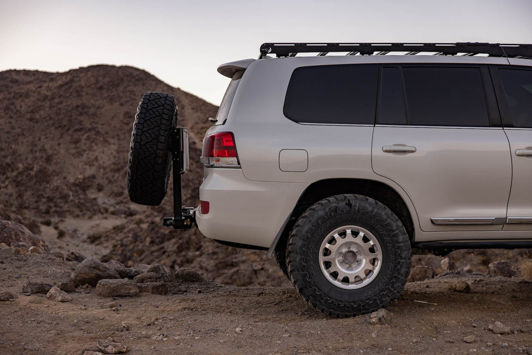 RIG'd HitchingPost™ Tire Mount