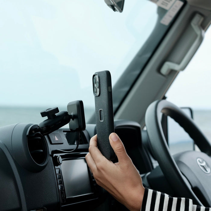 Offroam Magnetic Qi2 Charging Phone Mount for Land Cruiser 70 (2007-2026)