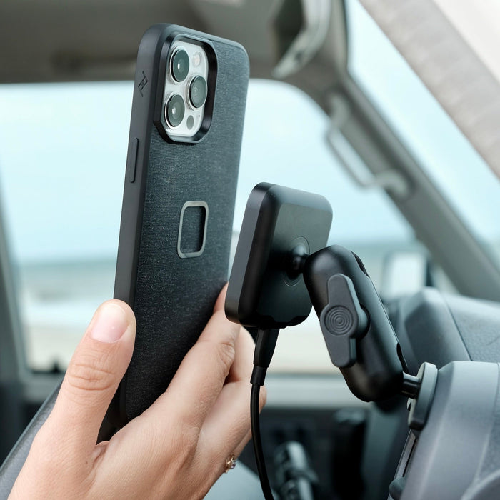 Offroam Magnetic Qi2 Charging Phone Mount for Land Cruiser 70 (2007-2026)