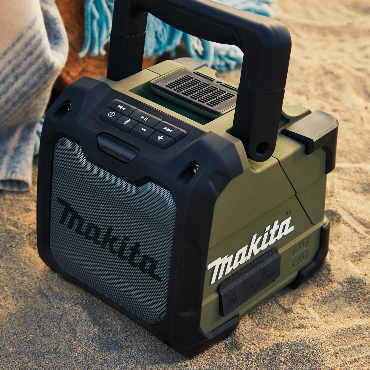 Makita Bluetooth ワイヤレススピーカー Makita Outdoor Adventure 18V Cordless/Corded Bluetooth Speaker